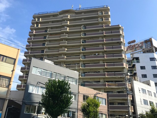 1997年6月竣工。地上14階建てのマンション